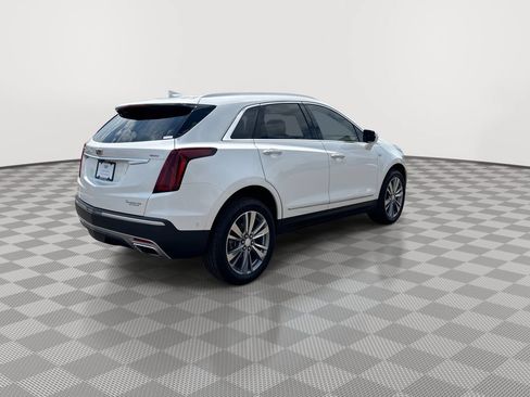 Used 2022 Cadillac XT5 Premium Luxury w/ Technology Package AWD/4WD image 11