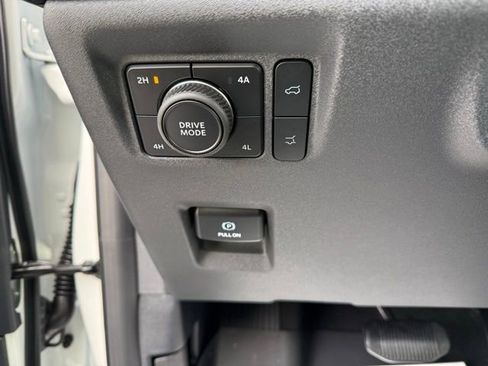 New 2025 Ford Expedition Max Platinum w/ Driver's Package image 13