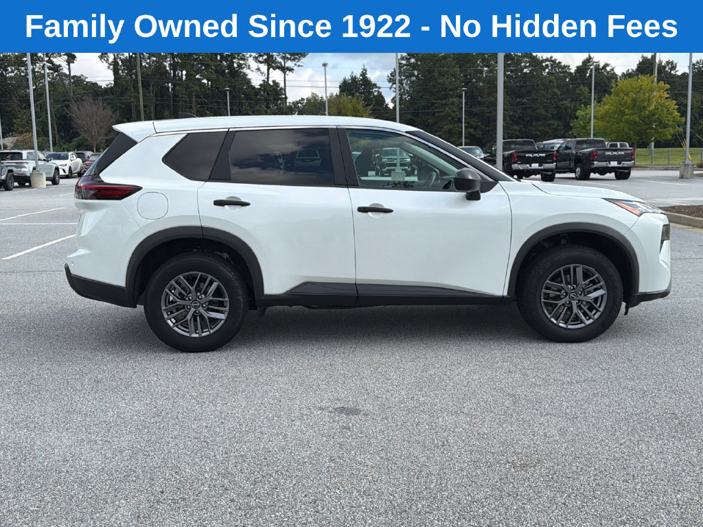 Used 2024 Nissan Rogue S AWD/4WD image 8
