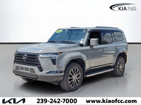Used 2024 Lexus GX 550 w/ Accessory Package (Z1) AWD/4WD image 3