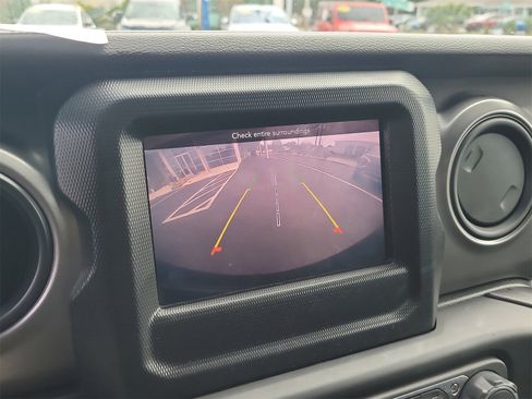 Used 2023 Jeep Wrangler Sport image 21