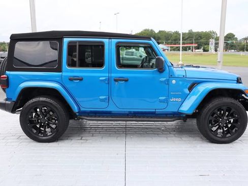 Used 2024 Jeep Wrangler Unlimited Sahara w/ Safety Group AWD/4WD image 6