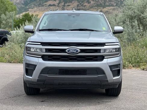 Used 2024 Ford Expedition XLT AWD/4WD image 2