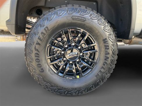 New 2026 Chevrolet Silverado 2500 ZR2 w/ LPO, Dark Essentials Package image 10