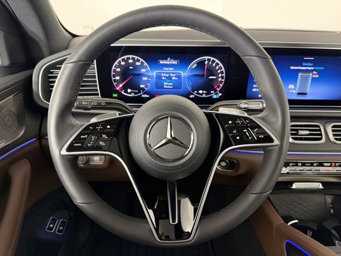 Used 2025 Mercedes-Benz GLE 450e 4MATIC image 32