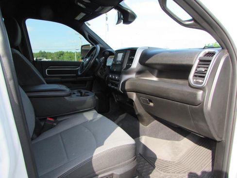 Used 2024 RAM 3500 Big Horn AWD/4WD image 17