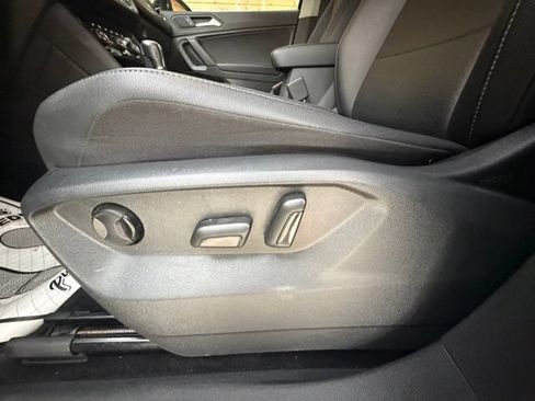 Used 2019 Volkswagen Tiguan SE AWD/4WD image 27