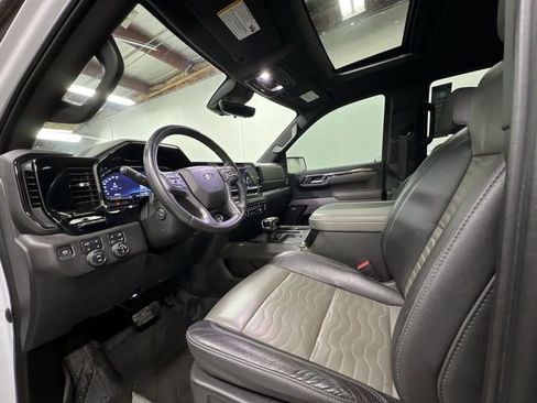 Certified 2023 Chevrolet Silverado 1500 ZR2 w/ Technology Package image 10