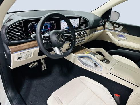 New 2026 Mercedes-Benz GLS 450 4MATIC image 5