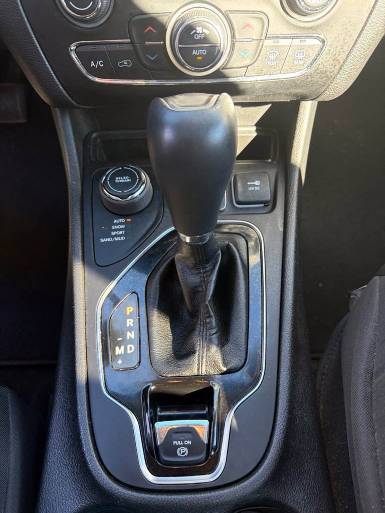 Certified 2021 Jeep Cherokee Limited w/ Elite Package AWD/4WD image 29