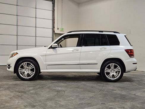 Used 2015 Mercedes-Benz GLK 250 BlueTEC 4MATIC image 4