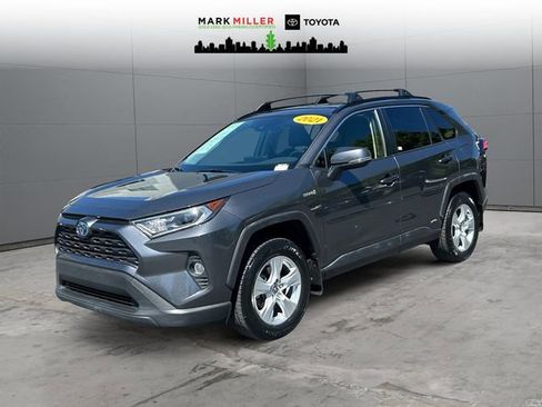 Used 2021 Toyota RAV4 XLE w/ Convenience Package AWD/4WD image 1
