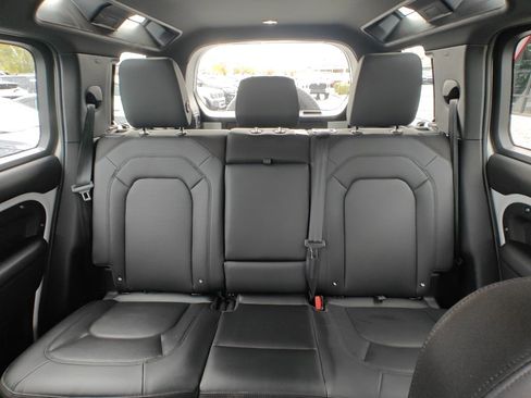 Used 2025 Land Rover Defender 110 S image 20