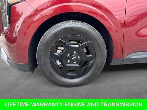 Used 2025 Kia Carnival FWD image 11