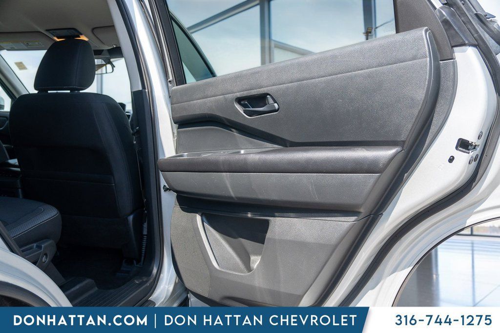 Used 2024 Nissan Pathfinder SV AWD/4WD image 24