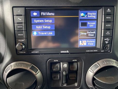 Used 2018 Jeep Wrangler Unlimited Sahara AWD/4WD image 18