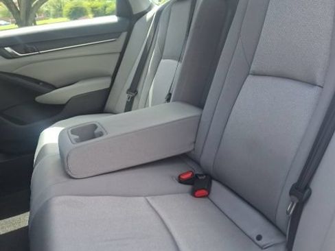 Used 2018 Honda Accord EX image 18
