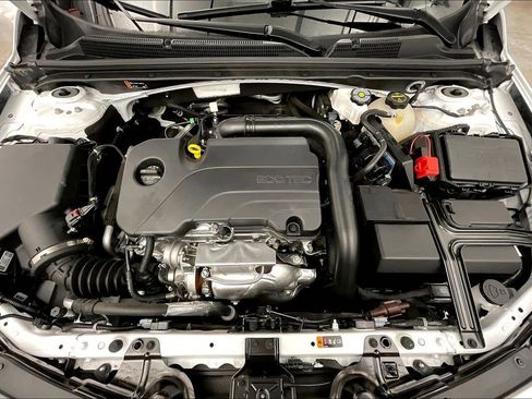 Used 2024 Chevrolet Malibu LT FWD image 11