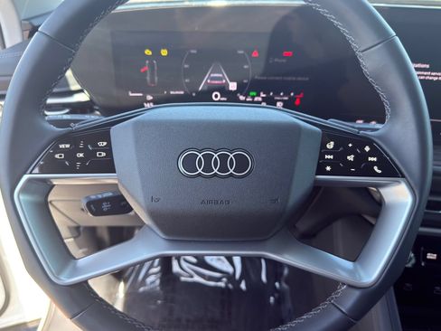 Used 2025 Audi Q5 Premium w/ Premium Plus AWD/4WD image 16