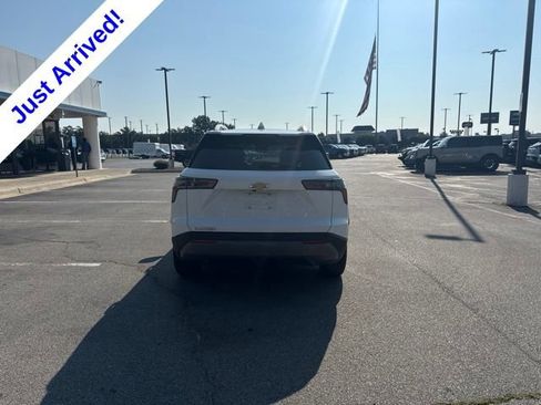 Used 2025 Chevrolet Equinox LT w/ Convenience Package II FWD image 4