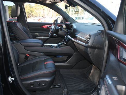 Used 2025 Chevrolet Traverse RS w/ LPO, Floor Liner Package image 24