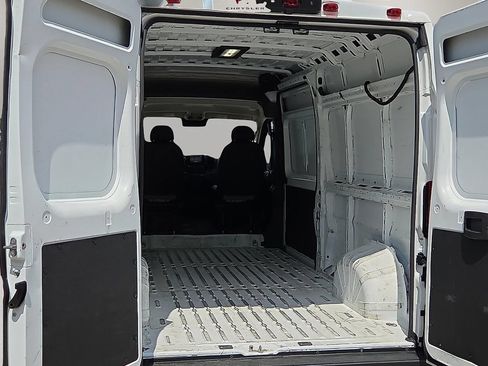Used 2025 RAM ProMaster 2500 w/ Convenience Group FWD image 7