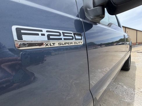 Used 2005 Ford F250 XLT AWD/4WD image 12