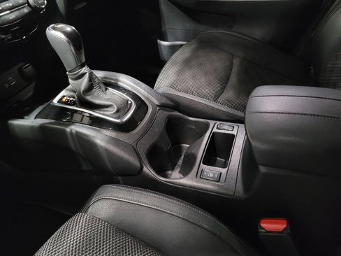 Used 2022 Nissan Rogue Sport SV w/ Technology Package FWD image 26