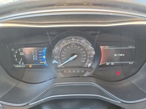 Used 2019 Ford Fusion SE AWD/4WD image 14