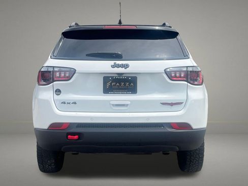 Used 2025 Jeep Compass Trailhawk AWD/4WD image 4