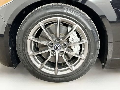 Used 2018 Alfa Romeo Giulia image 8