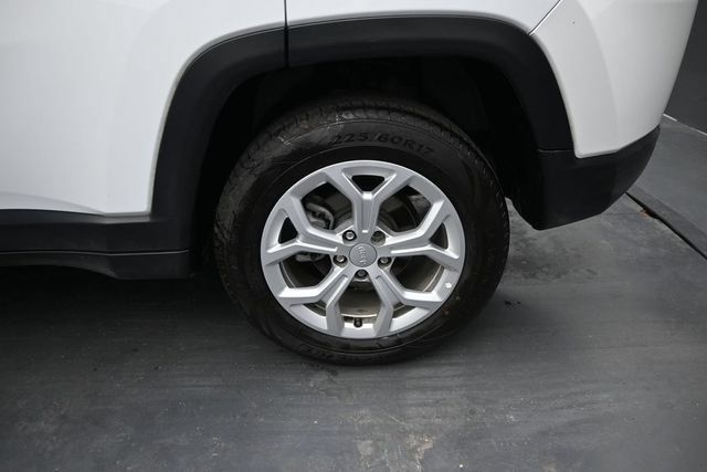 Used 2024 Jeep Compass Latitude AWD/4WD image 39