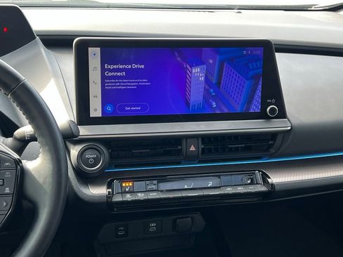 Used 2024 Toyota Prius XLE image 19