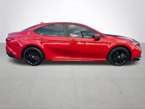 Certified 2025 Toyota Camry SE w/ Convenience Package image 7