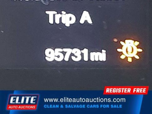 Used 2017 Jeep Renegade Altitude image 30