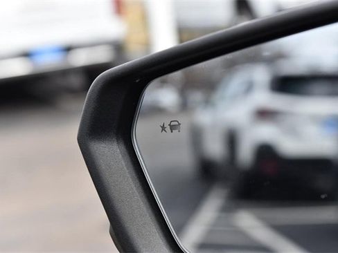 Used 2023 GMC Terrain SLE w/ Driver Convenience Package image 10