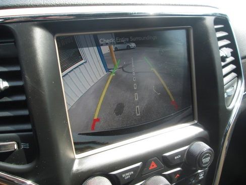 Used 2015 Jeep Grand Cherokee Limited w/ Trailer Tow Group IV image 18