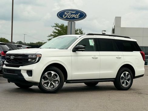 New 2027 Ford Expedition Active AWD/4WD image 1