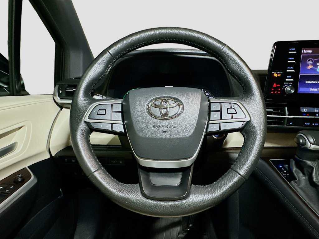 Certified 2023 Toyota Sienna XLE AWD/4WD image 10