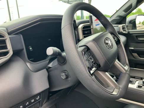 Used 2026 Toyota Sequoia Platinum AWD/4WD image 9