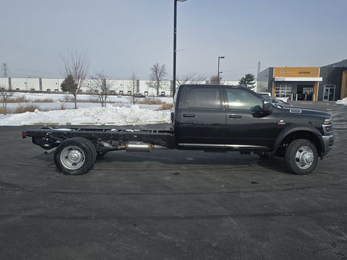 New 2026 RAM 5500 Tradesman w/ Chrome Appearance Group AWD/4WD image 19