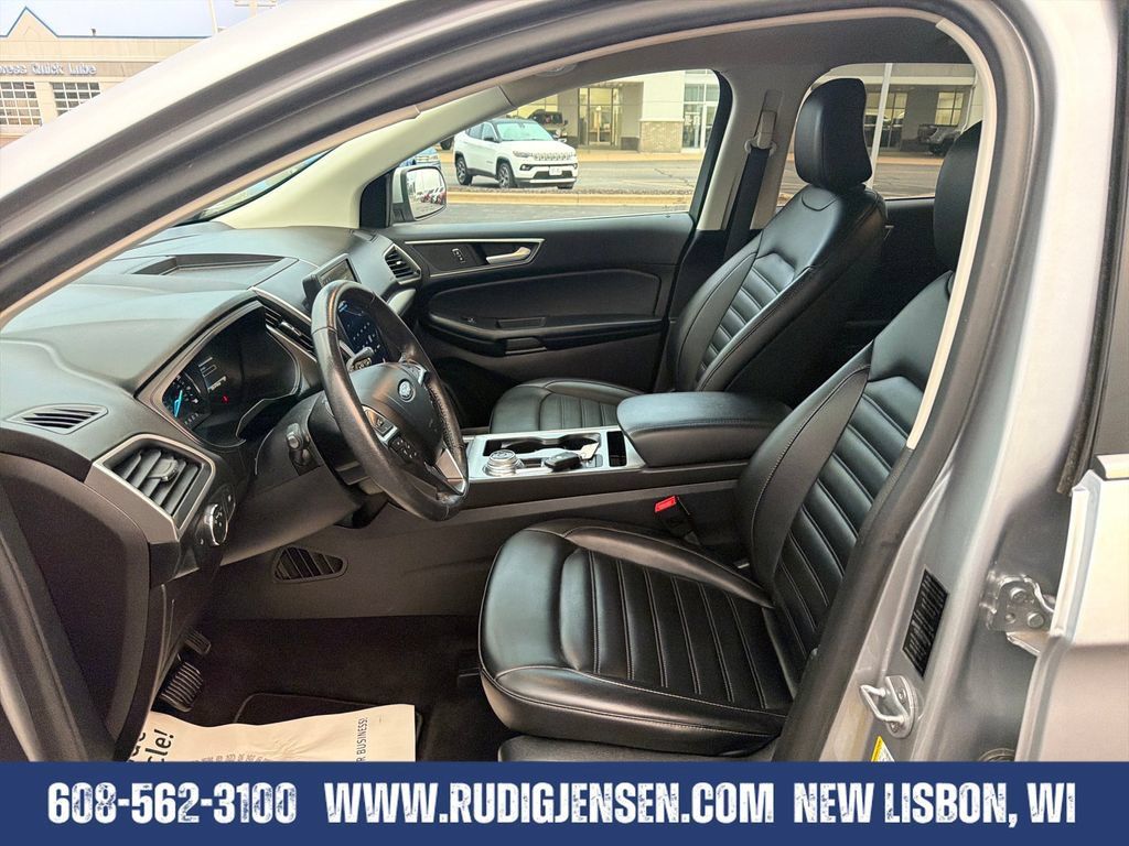 Used 2022 Ford Edge SEL AWD/4WD image 9
