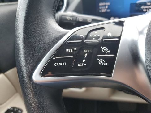 Used 2025 Mercedes-Benz GLA 250 4MATIC image 25