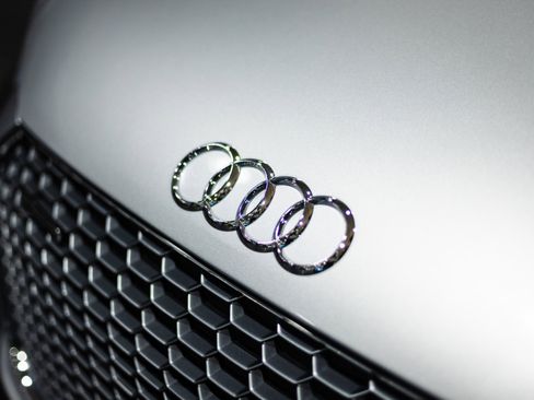 Used 2017 Audi R8 V10 w/ Carbon Exterior Package image 20