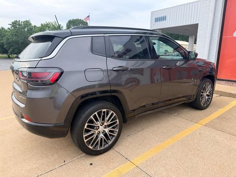 Used 2024 Jeep Compass Limited w/ Elite Group AWD/4WD image 5