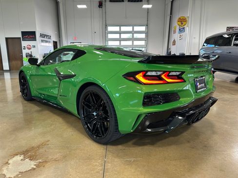 Used 2026 Chevrolet Corvette Z06 RWD image 6