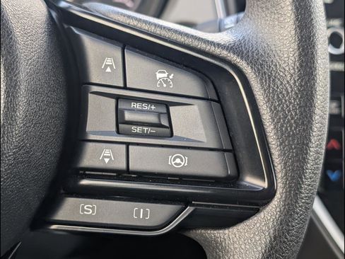 Used 2024 Subaru Crosstrek 2.0i Premium image 17