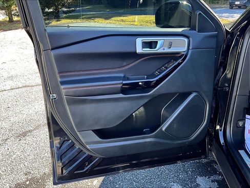 Used 2022 Ford Explorer ST-Line w/ Class IV Trailer Tow Package image 16