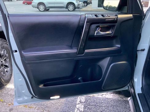Used 2023 Toyota 4Runner TRD Off-Road Premium w/ Moonroof Package AWD/4WD image 21