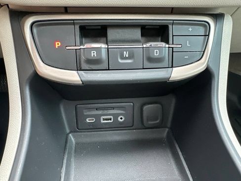 Certified 2024 GMC Terrain Denali w/ Denali Premium Package AWD/4WD image 32